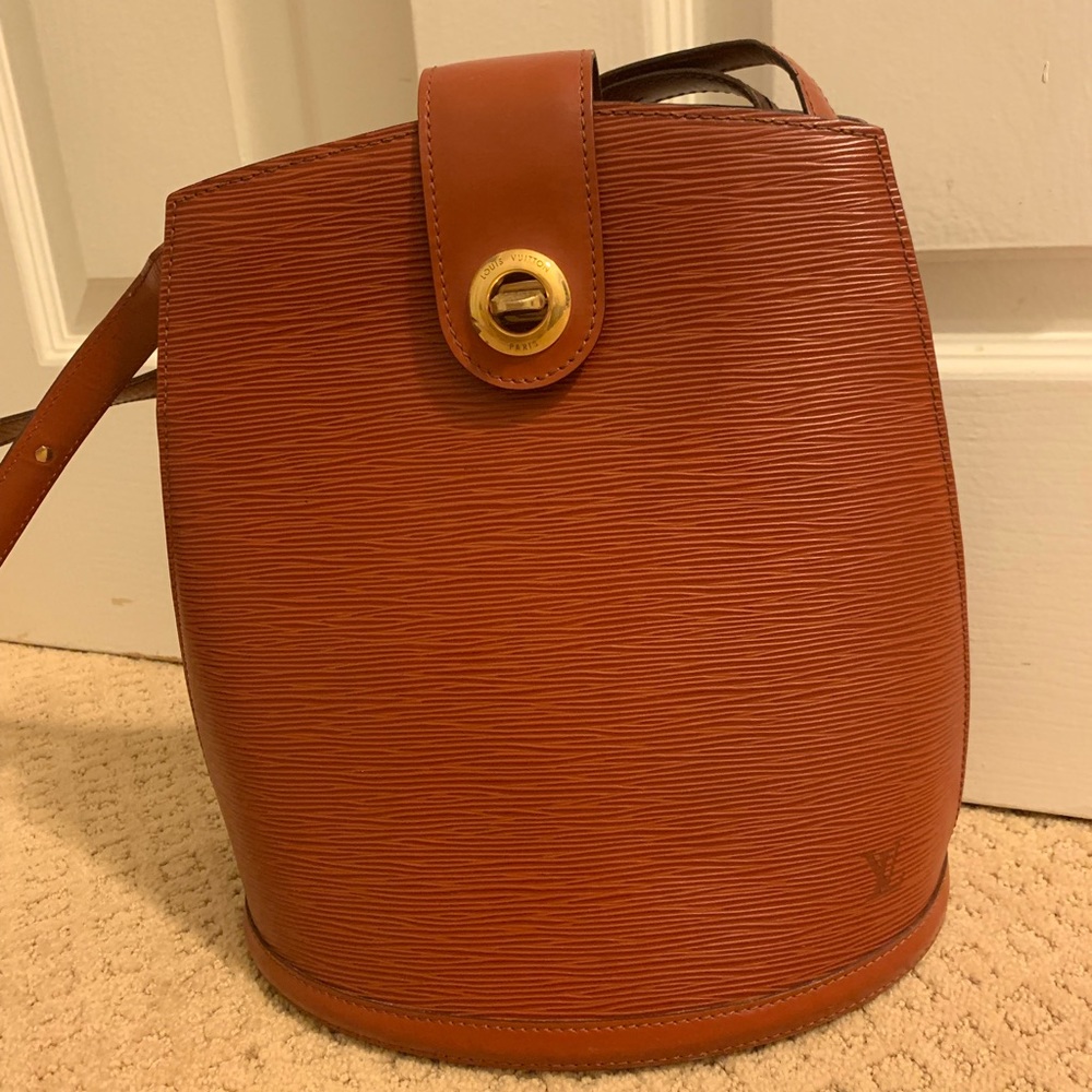 Authentic Louis Vuitton vintage cluny epi